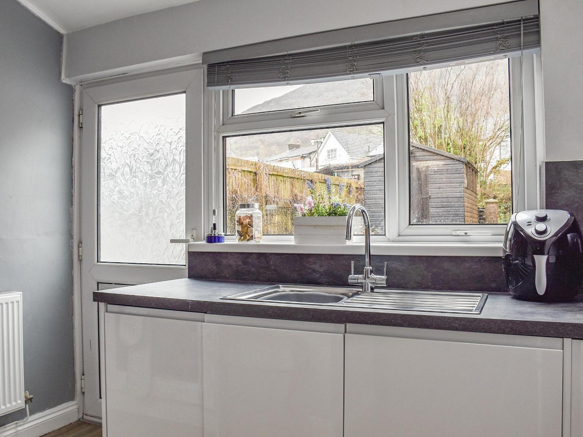 Cwmcarn Cottage Crosskeys Luaran gambar